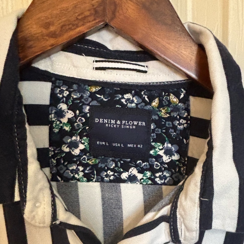 Denim and Flower Navy & White Striped Poplin Button down Shirt blouse - Picture 3 of 5